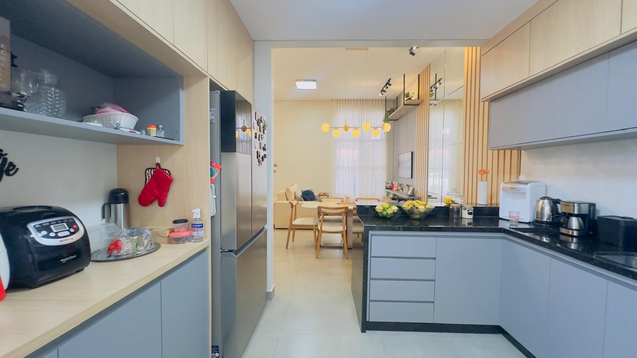 Cozinha planejada com bancada